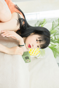一女多男在疯狂的伦交